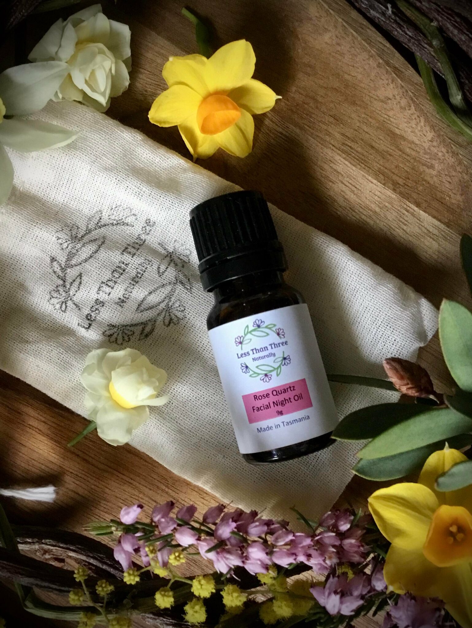 Facial Night Oil Pomegranite & Rose Less Than Three Naturally